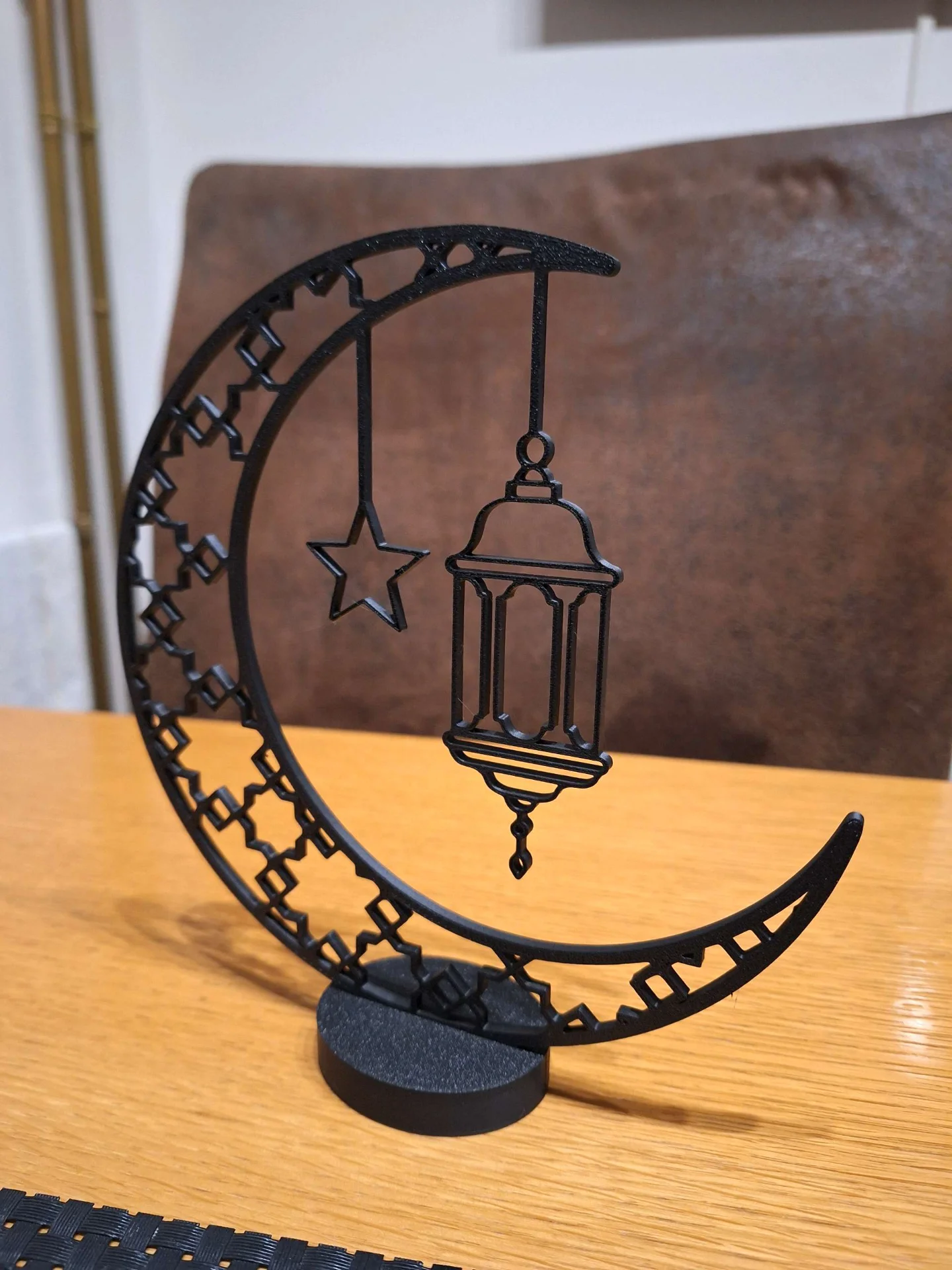 Crescent Moon Tabletop Decoration (ديكور هلال أنيق للطاولة) | متجر Ibda3D الجزائر